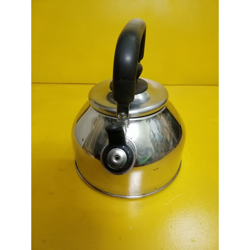 Ấm inox có còi hú nội địa Nhật (2.2L) (mã 852), Dùng được bếp từ
