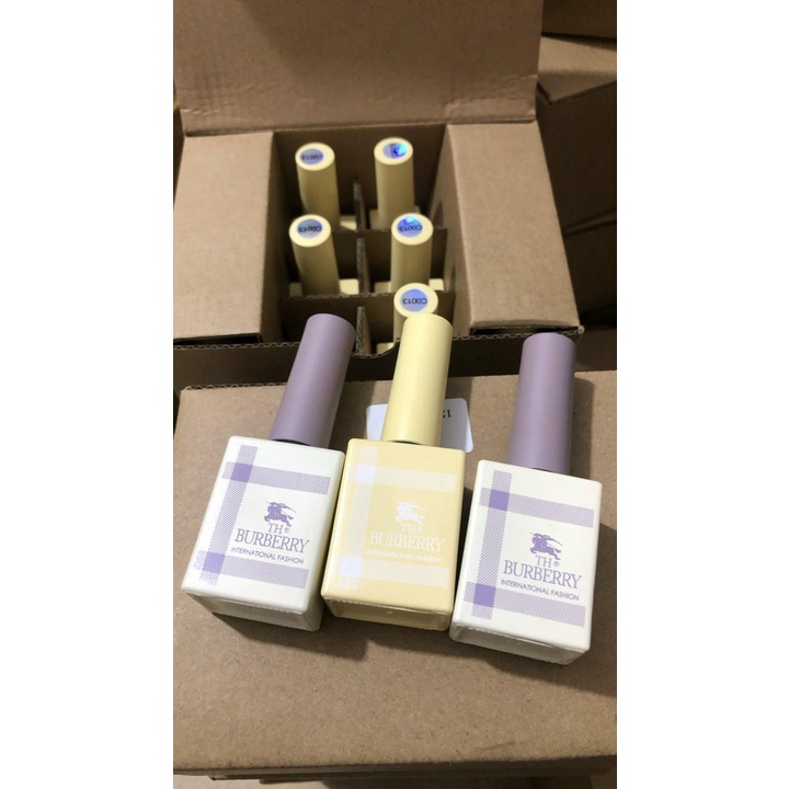 Sơn Gel Trắng Sữa Burberry Chai 15ml - manh219