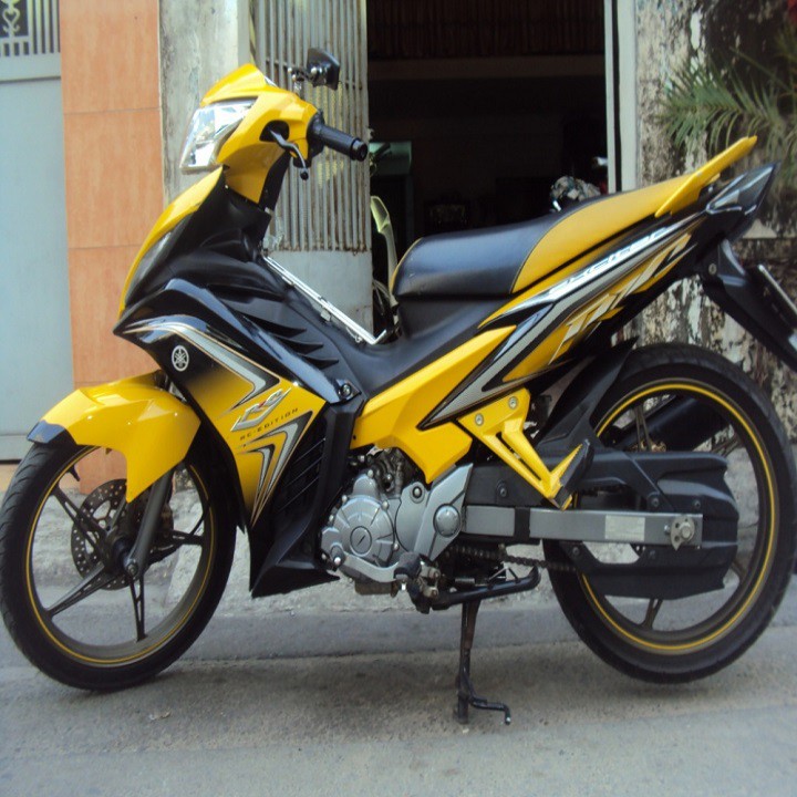 Bọc yên xe máy đa năng màu Vàng Đen