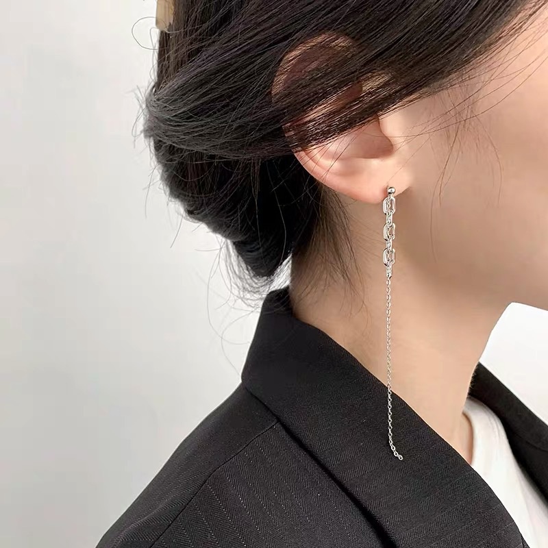 Khuyên tai dây xích phong cách Hàn Quốc 2022 sành điệu cho nữ