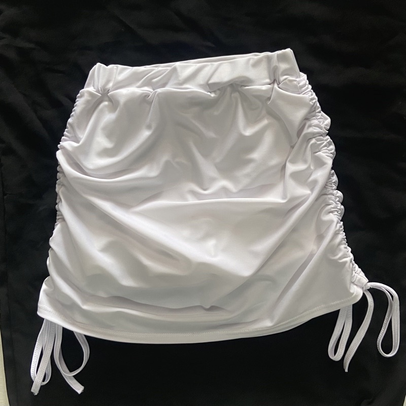 Chân váy dây rút hông chất dãn Váy dây rút 2 bên màu đen có quần lót trong