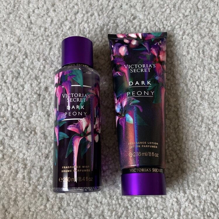 𝐅𝐞𝐦𝐦𝐢𝐞💝 Xịt Thơm Body Victoria's Secret Dark Peony