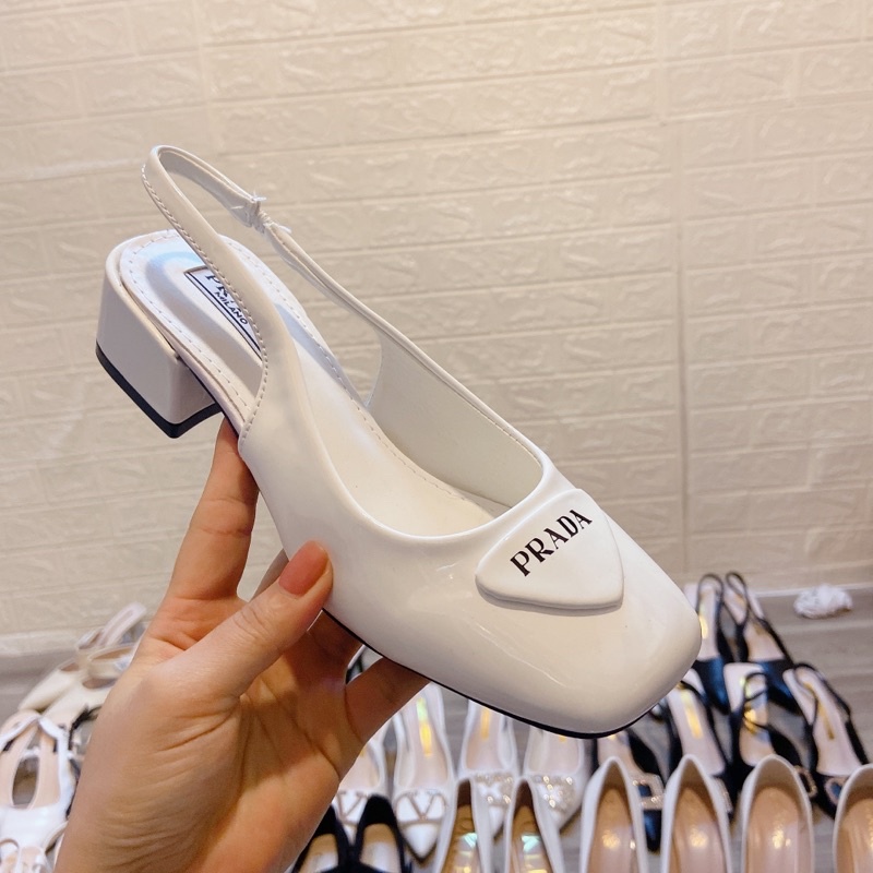 Sandal thấp 3cm có chữ trang trí. Hàng hot Ảnh Thật