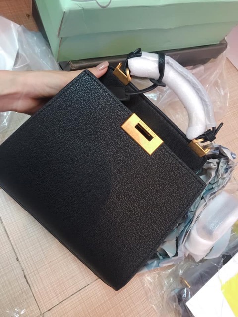 Túi Charles and KEITH CLASSIC PUSH-LOCK BA