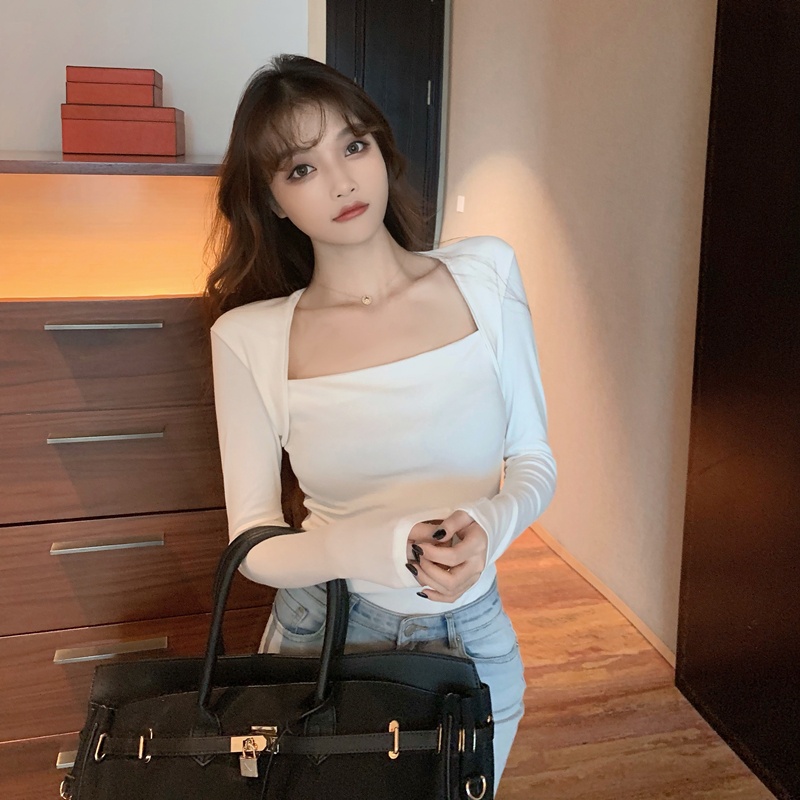Áo thun dài tay nữ body thu đông FIRST DATE bó cơ thể sexy cổ vuông lộ xương quai xanh