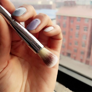 Cọ Che Khuyết Điểm It Cosmetics - Blending Concealer 203