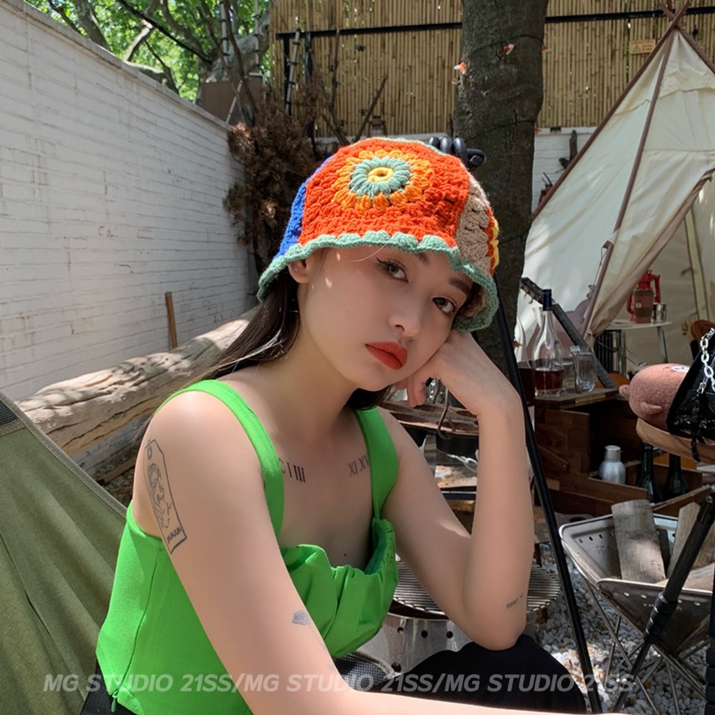 Mũ dệt kim MG STUDIO kiểu dáng dân tộc gồm 2 màu sắc