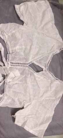 Áo crop lưới vintage sẵn