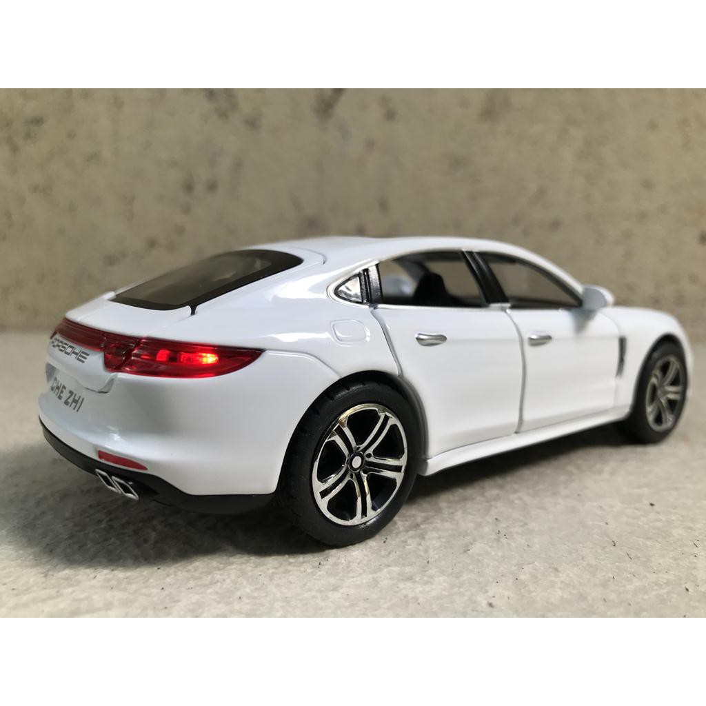Mô hình xe ô tô Porsche Panamera 1:32