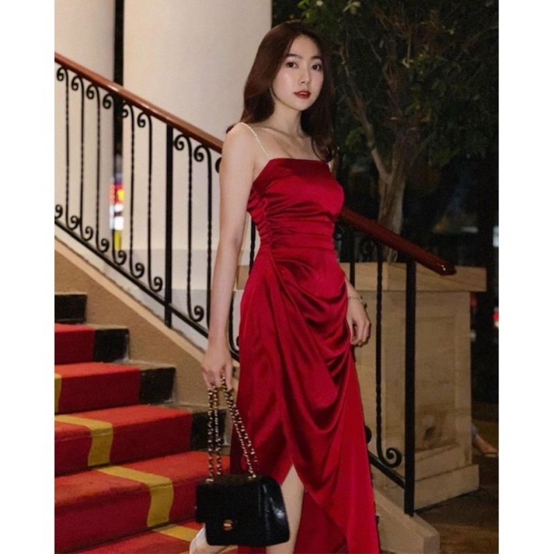 Đầm Phi lụa xẻ đùi nhíu hông 2 dây đính nút ngọc