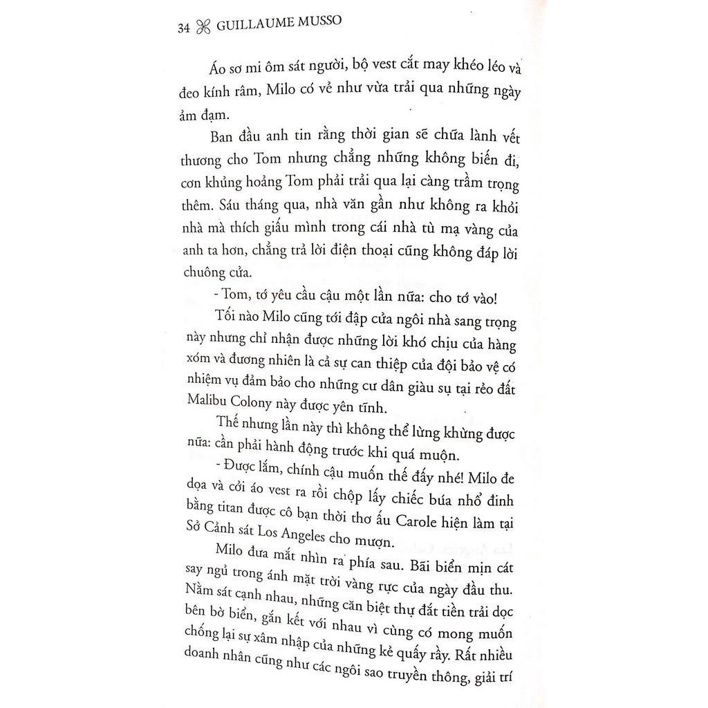 Sách Cô Gái Trong Trang Sách (Tái Bản 2018)