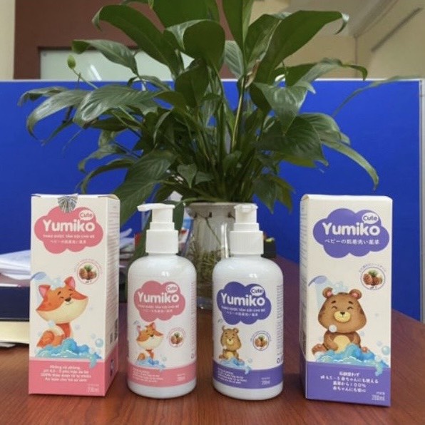 Nước Tắm Thảo Dược Yumiko Cute Cho Bé Giúp Ngăn Ngừa Và Giảm Các Vấn Đề Về Da 200ml