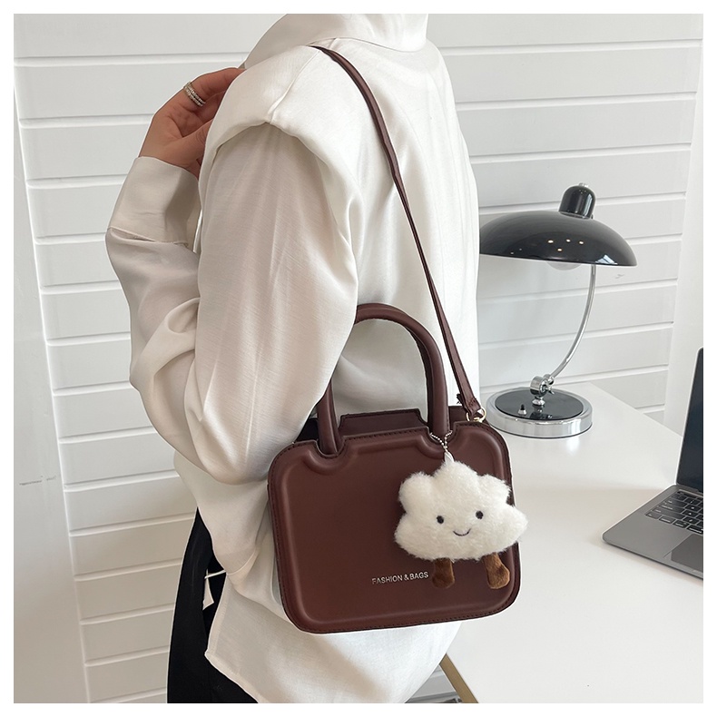 Túi Đeo Vai Hình Vuông Nhỏ Phong Cách Phương Tây Cổ Điển Mẫu 2023 Mới