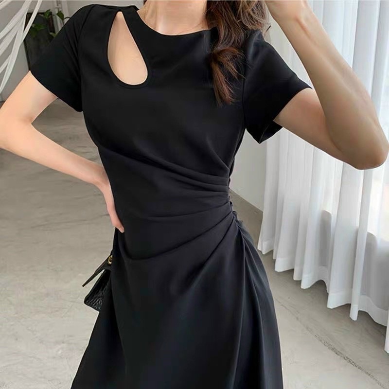 ĐẦM KHOÉT GIỌT NƯỚC BÊN