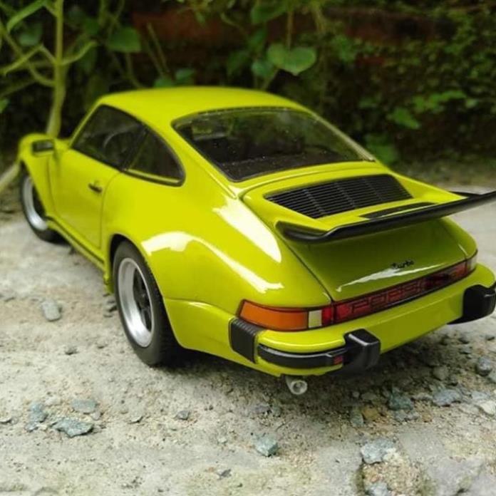 Mô hình xe 1974 Porsche 911 Turbo 1:24 Welly