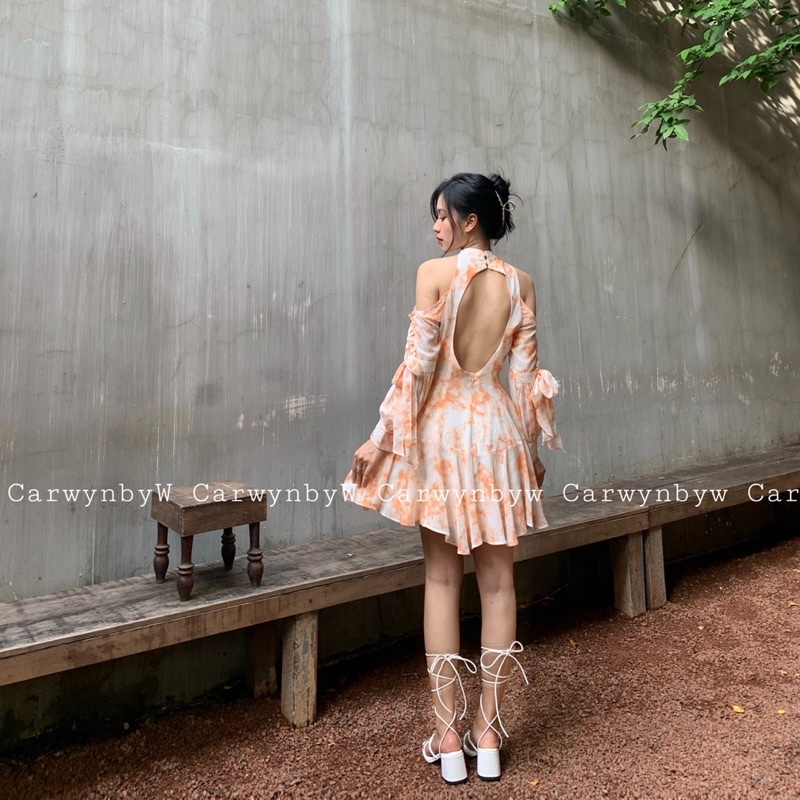 CarwynbyW - Váy Voan Hoa Cổ Yếm Hở Lưng  Tặng Kèm Miếng Dán Ngực