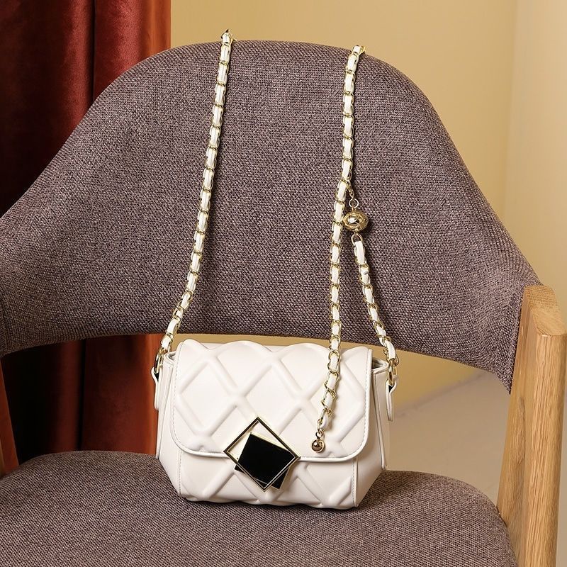 Túi đeo vai IELGY họa tiết hình thoi có dây xích mạ vàng bóng dễ phối đồ thời trang cho bạn gái