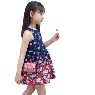 Đầm họa tiết hoa hồng