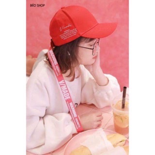 Mũ lưỡi trai dây vàng
