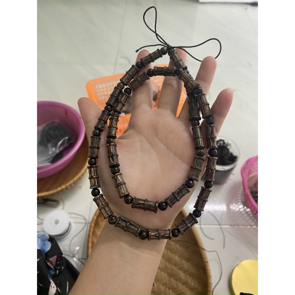 Vòng đeo cổ trầm hương phong thủy sánh chìm