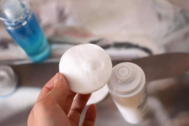 🌸Lancome Lait Galateis Douceur 50ml 
💦TẨY TRANG LANCOME DẠNG SỮA💦