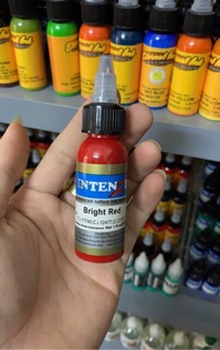 Mực xăm môi màu đỏ tươi