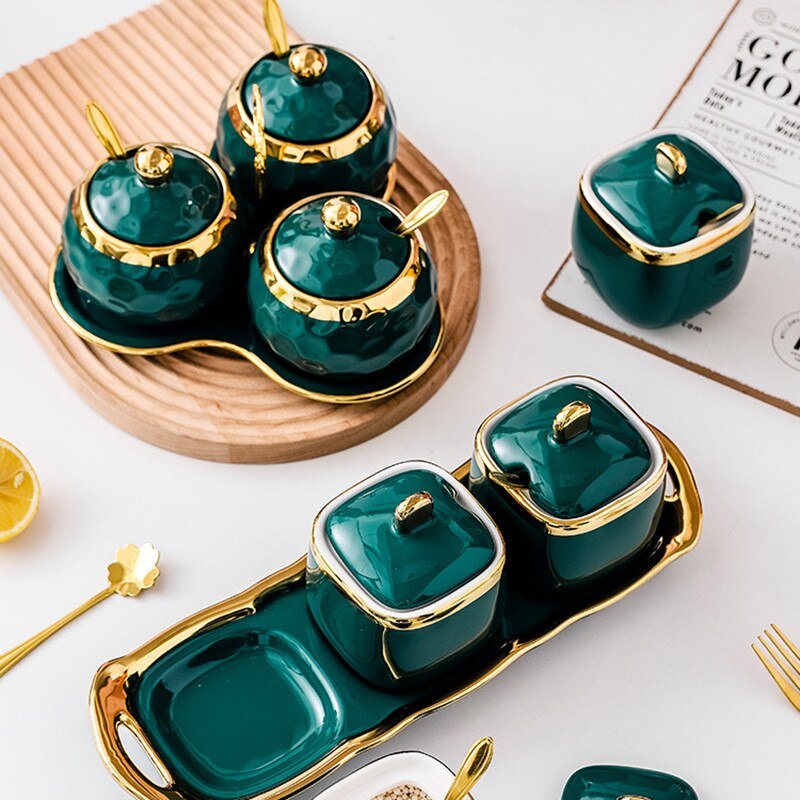 Bộ 3 hũ đựng gia vị bằng sứ viền vàng cao cấp kèm khay và muỗng phong cách Bắc Âu