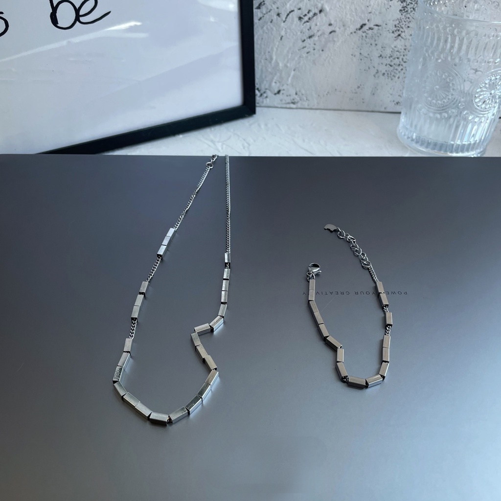 Dây chuyền nam Deoji hạt Titan chữ nhật sang trọng bằng Titan không gỉ