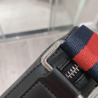Túi đeo chéo nam gg supreme