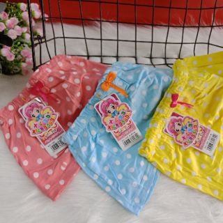 Quần chip đùi chấm bi bé gái
