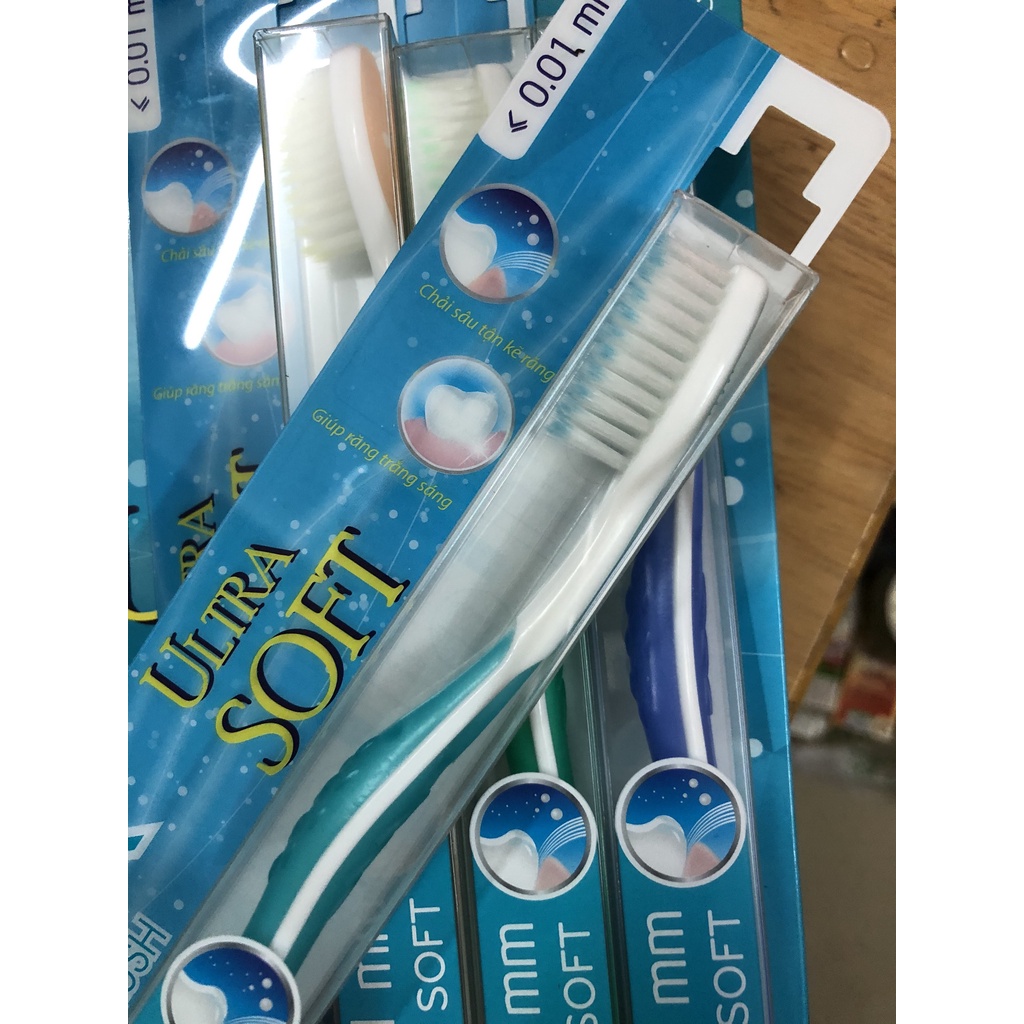 Bàn chải đánh răng Brulux Ultra Soft (nhiều màu)