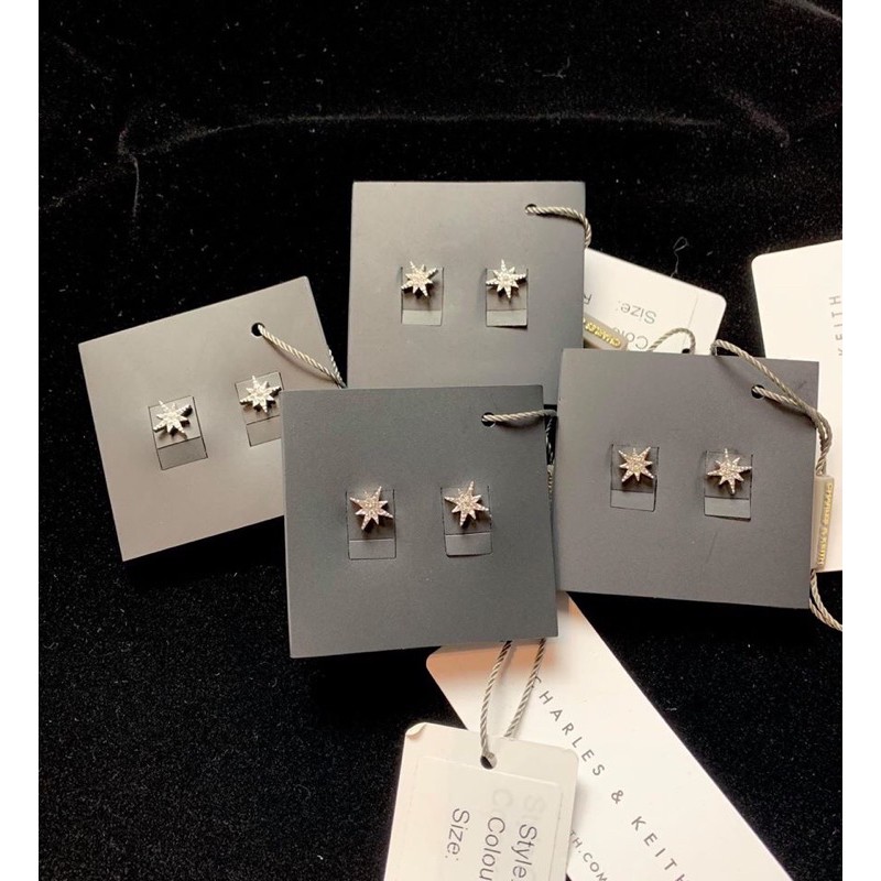 Hoa tai Charles & Keith