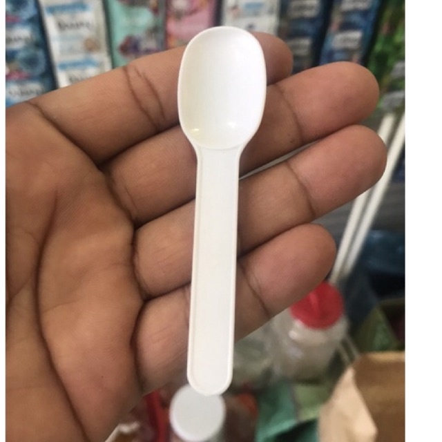 Muỗng nhựa nhỏ,  mút sữa chưa, yogurt