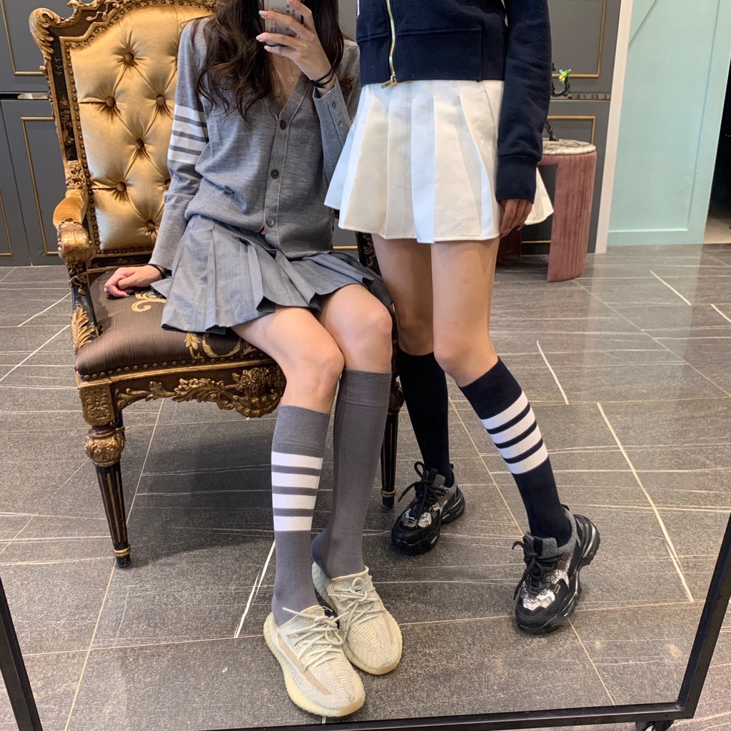 Tất kẻ sọc ngang cao cổ đến đầu gối, vớ cotton màu trắng đen giả bốt đùi Hàn Quốc chất len đẹp