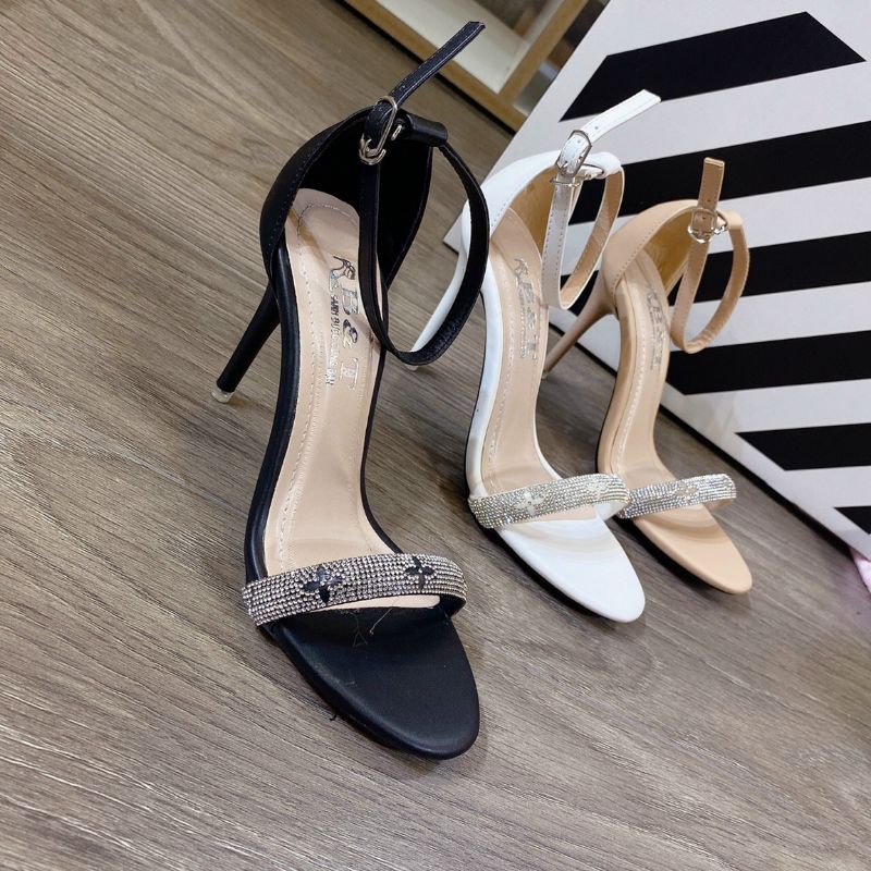 Giày cao gót quay đá