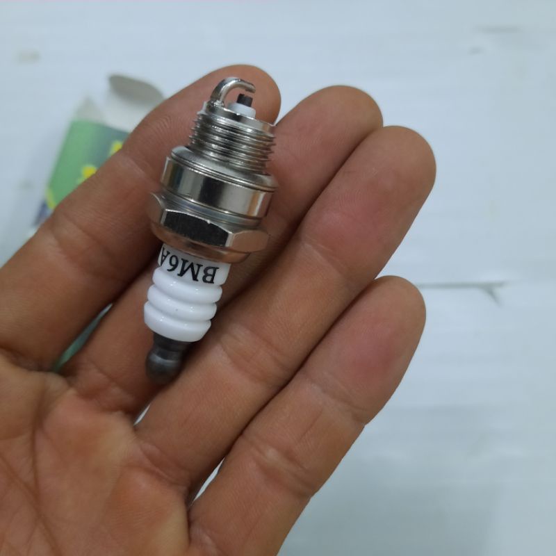 Bugi ngắn nắp cho máy cắt cỏ cưa xăng 2 thì