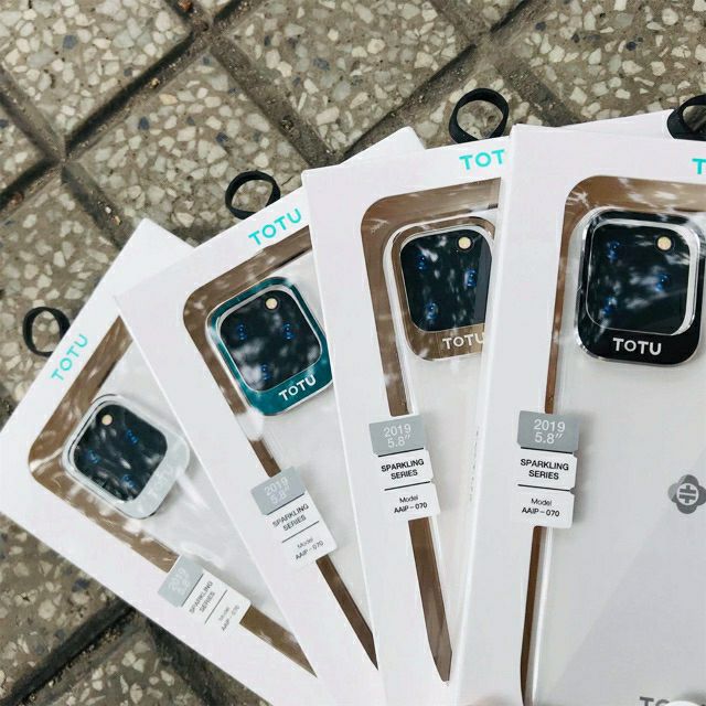 Ốp Nhựa Cứng Trong Suốt Viền Nhôm bảo vệ camera Hiệu Totu Dành Cho iPhone 11 pro / 11 pro max