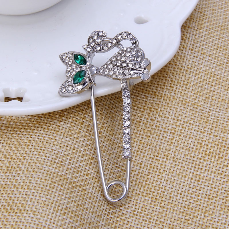 Trâm cài áo hình mèo đính đá xanh dễ thương