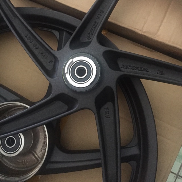 Bánh mâm zin honda s110