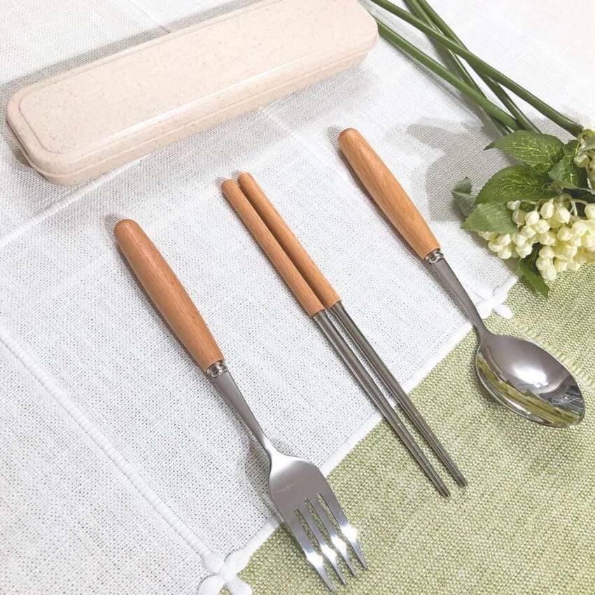 Bộ Thìa Đũa Dĩa Lúa Mạch Cán Gỗ Inox Có Hộp Đựng Cao Cấp