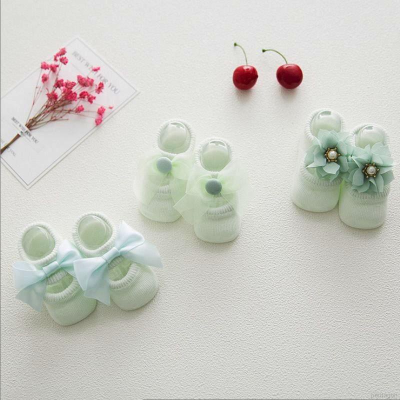 3 Đôi vớ cotton chống trượt đính nơ/ hoa xinh xắn dành cho bé gái