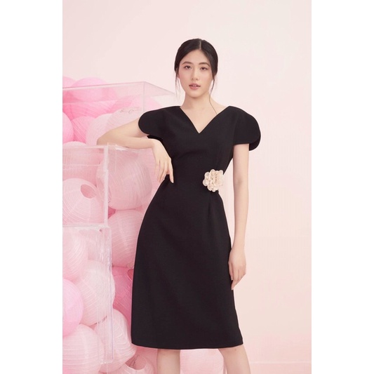 ĐẦM VÁY MINT 1 RẬP THIẾT KẾ DÁNG CHỮ A TAY BƯỚM CỔ TIM THẮT NƠ SAU EO KÈM HOA CÀI