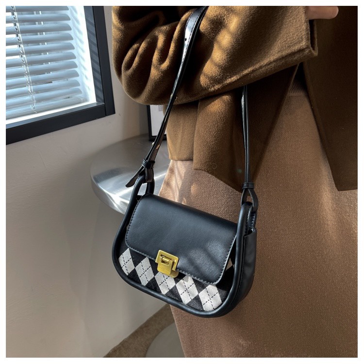 Túi xách đeo chéo nữ giá rẻ đẹp đi chơi phong cách thời trang hàn quốc dễ thương cute DC34
