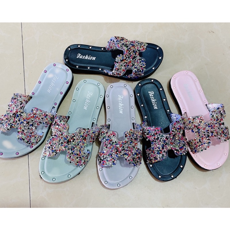 dép trẻ con bé gái H đá (cỡ trung 31-35) giá sale sốc