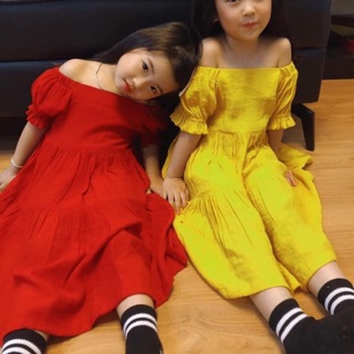 Váy đũi peek a boo trễ vai cho bé gái