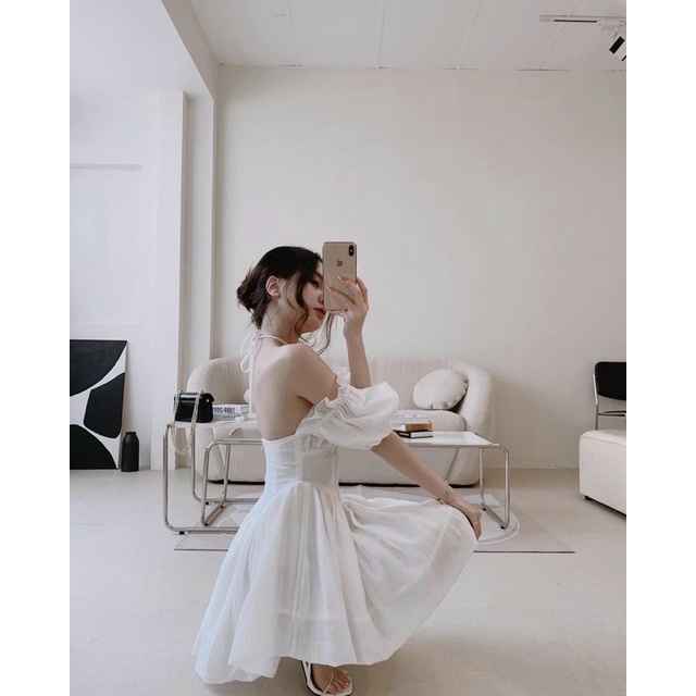 Đầm xoè trắng trễ vai dây cổ yếm CS