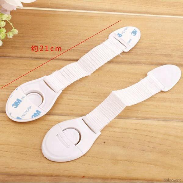 Khóa an toàn gắn tủ lạnh đảm bảo an toàn cho em bé
