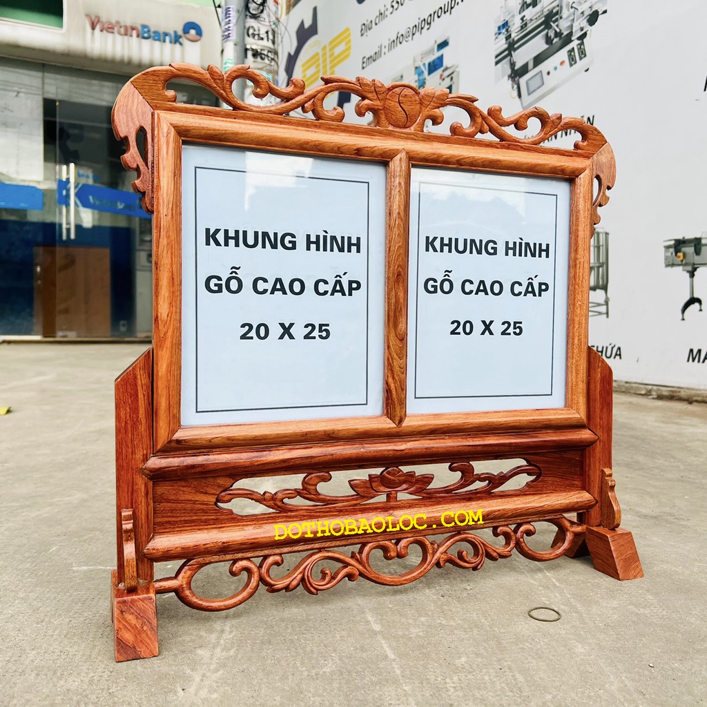 Khung ảnh đôi thờ gia tiên 20cmx25cm gỗ hương chạm khắc ép kính viền hoa cao cấp cao để vừa hình