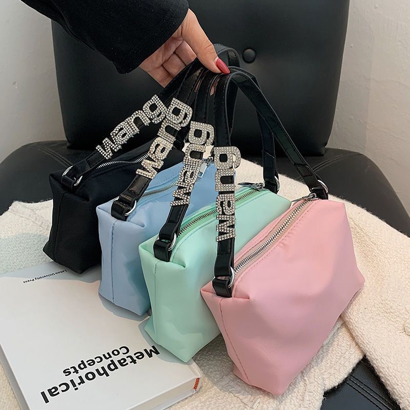 Túi Xách Đeo Vai Vải Satin In Chữ Đính Đá Thiết Kế Dễ Thương