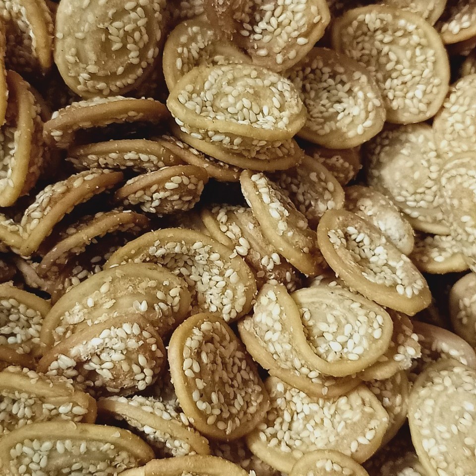 1kg Tai Heo Mè Nước Cốt Dừa
